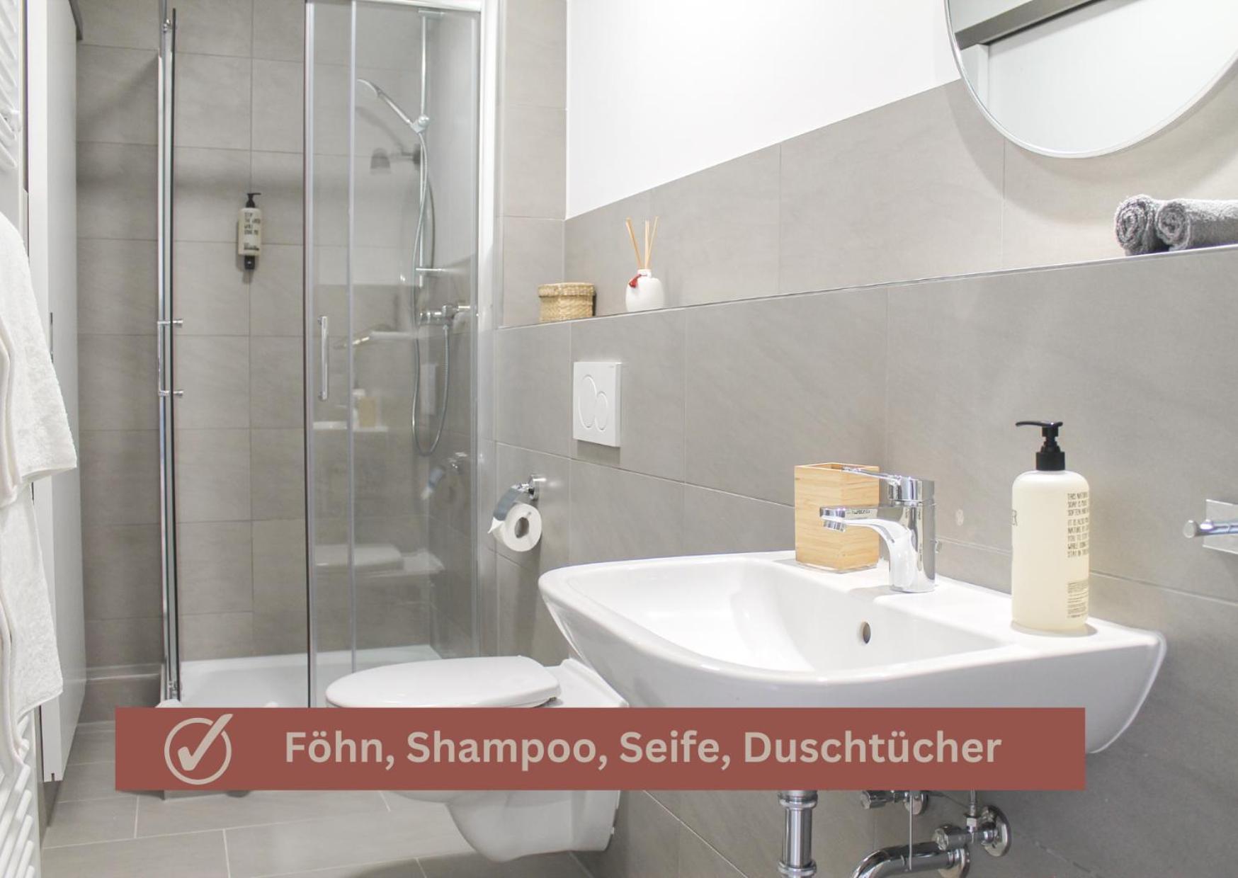 African-Style Apartment - Stadtnah, Parkplatz, E-Ladestation Fuer Auto & Fahrraeder, Gitterbox Fuer Fahrraeder, Fitnessstudio كوبلنس المظهر الخارجي الصورة