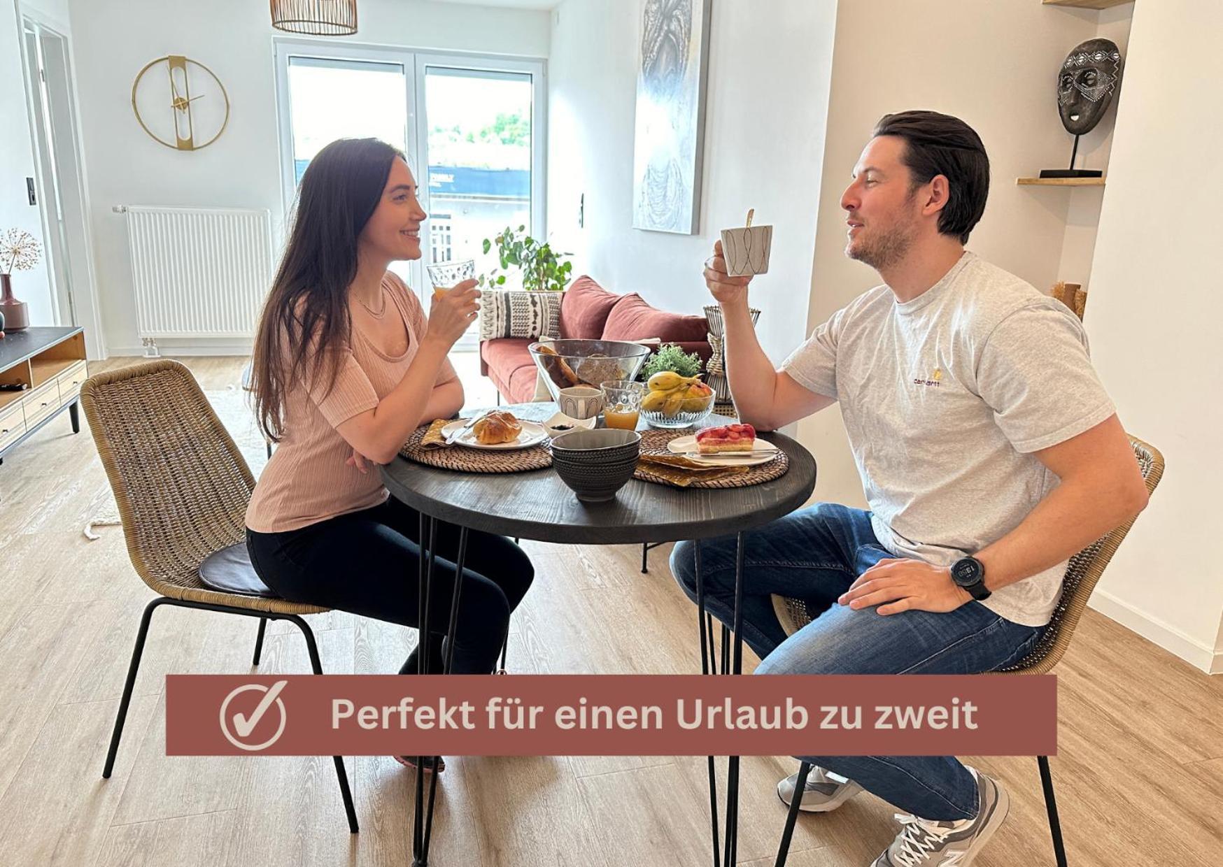 African-Style Apartment - Stadtnah, Parkplatz, E-Ladestation Fuer Auto & Fahrraeder, Gitterbox Fuer Fahrraeder, Fitnessstudio كوبلنس المظهر الخارجي الصورة