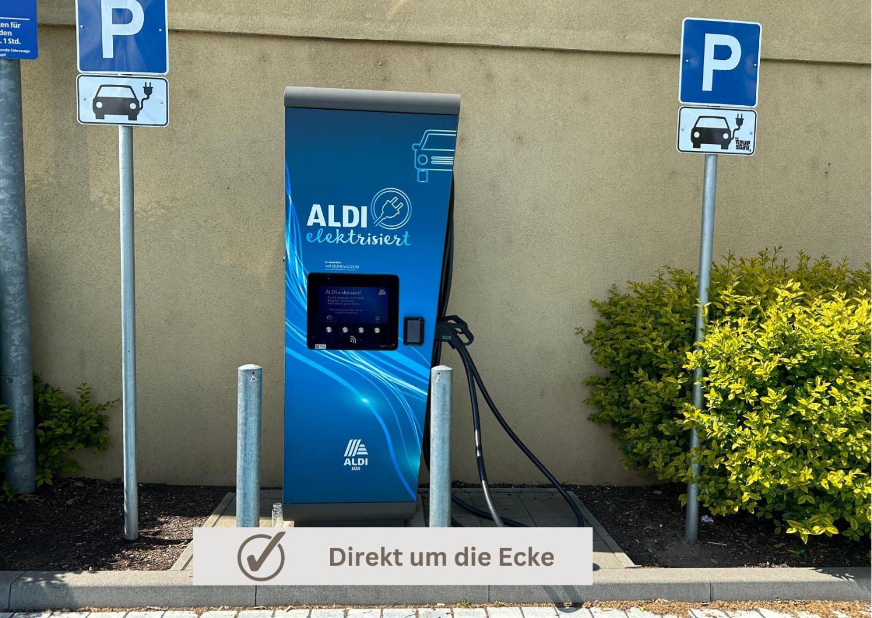 African-Style Apartment - Stadtnah, Parkplatz, E-Ladestation Fuer Auto & Fahrraeder, Gitterbox Fuer Fahrraeder, Fitnessstudio كوبلنس المظهر الخارجي الصورة